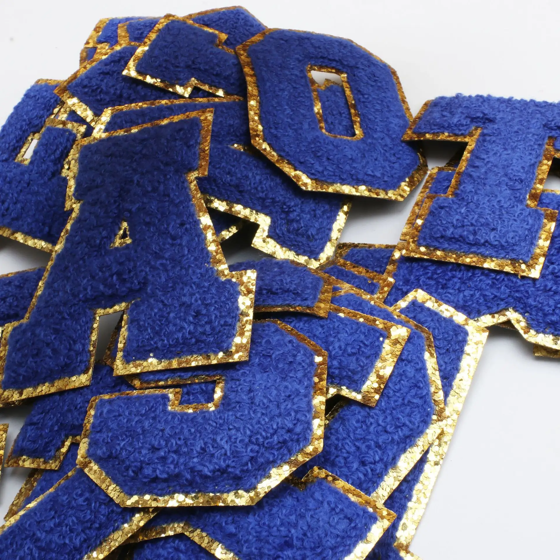 Siap untuk dikirim Royal Blue bordir Chenille Patch huruf topi pakaian tas besi pada alfabet Patch