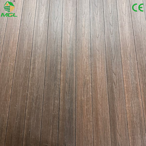 Tarima de Madera Compuesta WPC, Resistente a la Intemperie, Solución Antitermitas para Terrazas, Patios y Proyectos de Paisajismo - Product Image 1