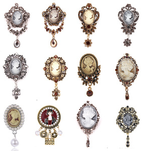 Broches en alliage de perles véritables d'Europe et d'Amérique, broches rétro de style <span class=keywords><strong>avatar</strong></span> de reine, broches de costume haut de gamme pour femmes - Product Image 2