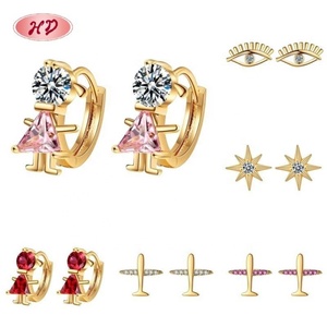 Juego de Aretes Huggie con Animales Adorables Chapados en Oro de 18K con Circonita, Joyería de Moda para Mujer, Regalo de Aniversario, 1MOQ un Juego de Seis Aretes - Product Image 6
