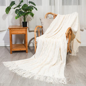 Nuevo Set de Regalo de Lujo con Lazo para el Cabello Dorado, Velas Aromáticas, <span class=keywords><strong>Calcetines</strong></span> Cómodos, Regalo Único para Mujer, Set de Regalo Navideño con Manta - Product Image 3