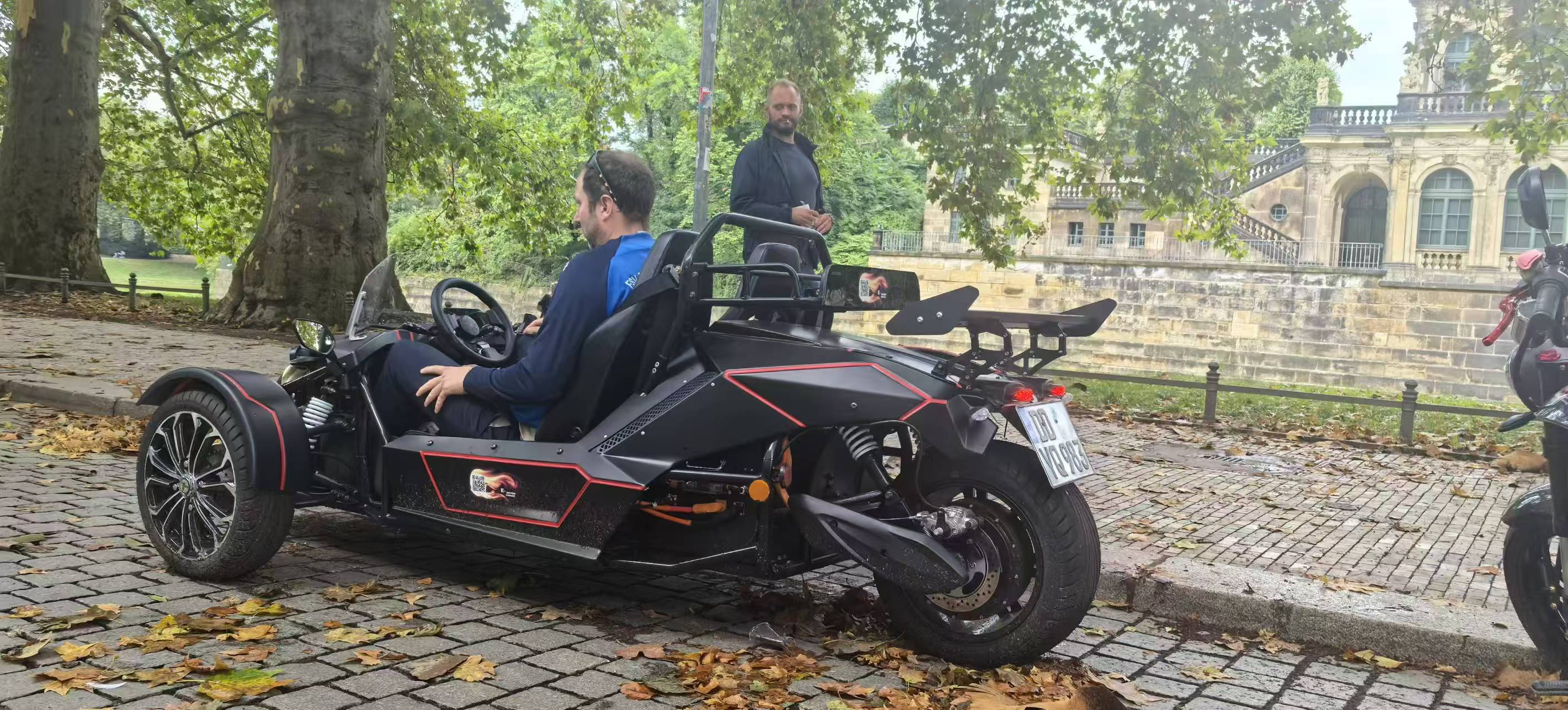大人用倒立三輪スポーツカー電動三輪車ZTR安全オートバイ