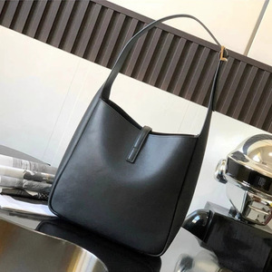 Sac fourre-tout grand format pour femme, version haut de gamme, de qualité supérieure, à porter à l'épaule ou à la main, de Guangzhou - Product Image 3
