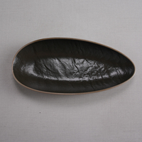 Vaisselle de luxe pour hôtel, assiette en mélamine en forme de bateau, aspect en grès martelé bicolore, élégante assiette de service pour banquet 5 étoiles