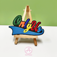 Écussons de broderie personnalisés avec des graphiques exclusifs-Artisanat de beaux patchs brodés finement détaillés