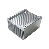 Dissipateur thermique en aluminium à haute densité de ailettes, taille personnalisée, avec bandes de fixation périmétriques, pour compensateur de var statique SVC