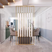 Élégant panneau de séparation en acier inoxydable 304 avec insert en verre dépoli, idéal pour la décoration de bureaux et de villas
