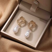 Boucles d'oreilles pendantes longues en perles baroques texturées creuses, style vintage, luxe léger, dorées, personnalisées, pour femmes, vente en gros