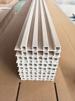 Panneau mural en PVC de qualité E0, panneau mural cannelé pour villas de luxe, directement de l'usine