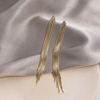 Clip d'oreille Song Yi OEM pour femme, style vintage, long, avec pampilles dorées et motif floral géométrique, nouvelle mode