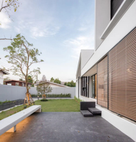 Maison intégrée modulaire à base de conteneurs, structure préfabriquée portable pour une utilisation commerciale flexible dans les magasins, les hôtels, les toilettes, les bars