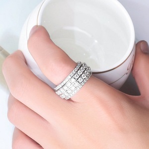 Anello a Mezza Fascia Stile Street per Uomo e Donna - Product Image 2
