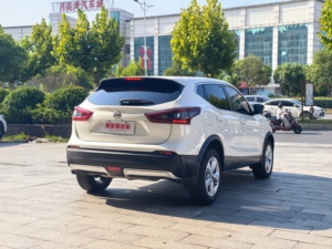 Il SUV <span class=keywords><strong>Nissan</strong></span> <span class=keywords><strong>Qashqai</strong></span> 2.0L è economico ed economico, girando a sinistra per i veicoli a benzina - Product Image 4