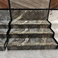 Carreaux de sol rectangulaires modernes pour villa, en porcelaine, gris foncé brillant, veiné marbre doré, antidérapants pour escaliers