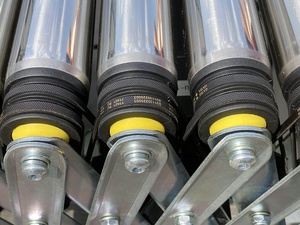 Otomatik Endüstriyel Motorlu Paslanmaz Çelik Rulolu Konveyör Hattı, Ayarlanabilir Hız ve 20-300kg/M Kapasite ile - Product Image 3