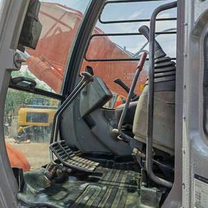 Excavatrice sur chenilles Hitachi ZX135 d'occasion d'origine japonaise, moteur haute performance inclus, capacité de la benne de 0,5 m³, bon état - Product Image 6