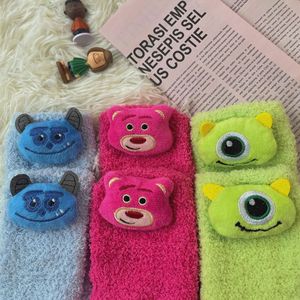 ถุงเท้าขนปุยสำหรับผู้หญิง ถุงเท้ายาวครึ่งน่อง ลายการ์ตูน ผ้าขนแกะปะการัง ถุงเท้านอนหนา สำหรับใส่ในฤดูใบไม้ร่วงและฤดูหนาว - Product Image 2