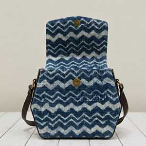 Bolso Bandolera de Algodón con Estampado Artesanal, Estilo Boho Azul, Hecho a Mano en India, con Correa en Zigzag, Venta al Por Mayor - Product Image 3