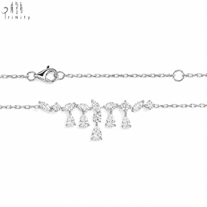 Collier en or blanc massif 18 carats de qualité exceptionnelle avec cluster de diamants de formes variées, bijoux fins pour femmes, à porter lors d'occasions formelles - Product Image 3