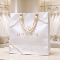 Sac cadeau en papier cartonné multi-tailles personnalisé, logo imprimé sur mesure, sac fourre-tout écologique pour l'emballage en magasin