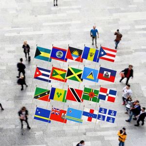 Bandera de Mano de Puerto Rico y Nueva Guinea, de Poliéster, Impresión Digital Personalizada, Ecológica, Duradera y de Alta Calidad para Eventos y Festivales - Product Image 1