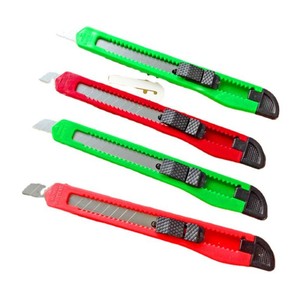Couteau utilitaire 13x0,9 cm, lame en acier inoxydable, manche en plastique, couleur rouge, pour usage bureautique et artisanal - Product Image 5