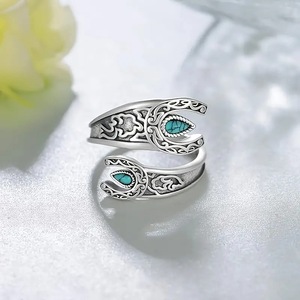 Anello <span class=keywords><strong>KAYI</strong></span> in Stile Retrò Europeo-Americano con Incastonatura a Mezzaluna e Pietra Turchese a Goccia, in Tungsteno, Unisex - Product Image 1