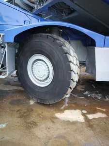 Efisiensi Jepang asli bekas disertai kapasitas angkat besar <span class=keywords><strong>Komatsu</strong></span> 50 TOn <span class=keywords><strong>LW500</strong></span>-1Rough derek medan untkuk - Product Image 4