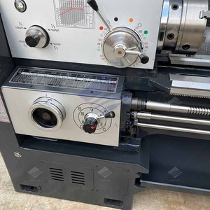 Torno manual CA6240 con diseño de bancada con hueco - Product Image 2