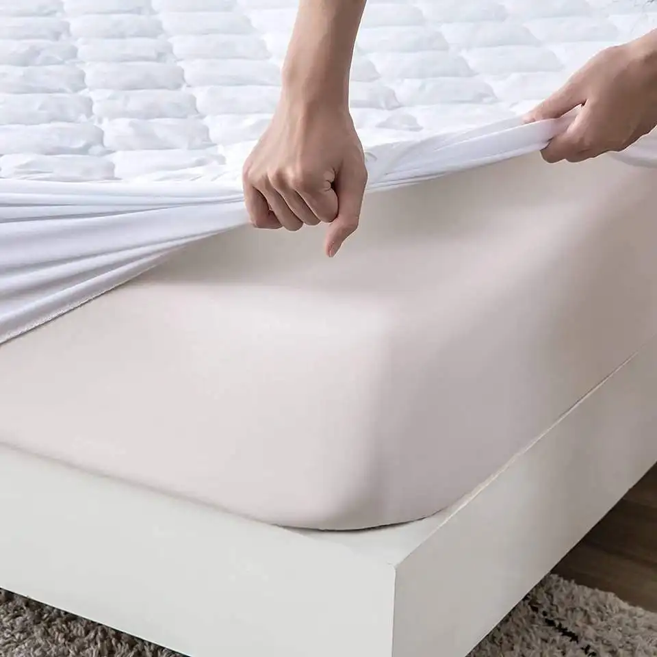 2024 personnalisé étanche et anti-acariens en gros roi simple protège-matelas couvre-lit matelas complet housse ajustée drap de lit