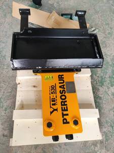 פטיש הידראולי להנחת עמודי גדר, יתדות פלדה, פטיש כלונסאות, מתאים לכל סוגי המחברים למחפרונים. - Product Image 2