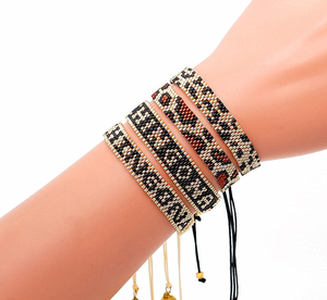 Pulseras de Moda ajustables miyuki love multicolor con forma de chingona, novedad, venta al por mayor - Product Image 1