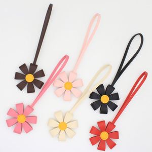 Decorative Daisy Keychain Vintage Pu Leather Flower Purse <b>Charm</b> Portable Key Ring <b>Bag</b> Ornament - Product Image 6