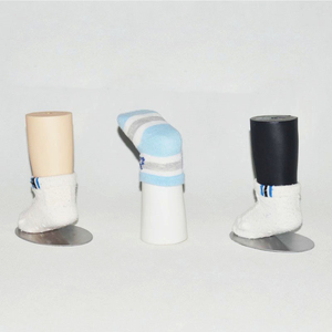 Modello di Piede in Plastica con Magneti, Espositore Magnetico per <span class=keywords><strong>Calzini</strong></span> per <span class=keywords><strong>Bambini</strong></span>, Manichino Senza Graffi - Product Image 2