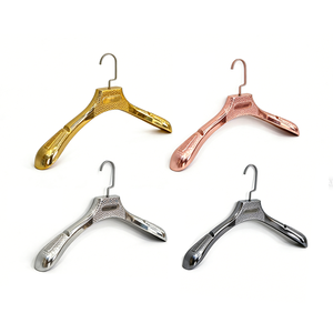 Appendiabiti in <span class=keywords><strong>Plastica</strong></span> Dorata Owentek con Spallina Larga, Logo Personalizzabile <span class=keywords><strong>per</strong></span> Negozi di <span class=keywords><strong>Abiti</strong></span> da Sposa e Abbigliamento - Product Image 2