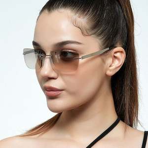 Gafas de Sol Personalizadas de Moda 2022 para Hombre, Montura Metálica Pequeña, Lentes con Protección UV400, Degradado, Sin Montura, Cuadradas, para Mujer - Product Image 3