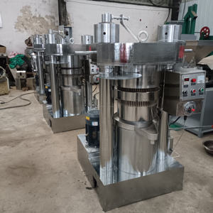 Machine automatique de fabrication d'huile de sésame à usage commercial, presse hydraulique intégrée résistante à la chaleur avec une capacité de 150 kg/h - Product Image 3