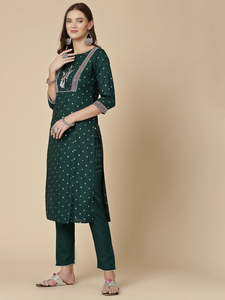 Kurta de verano para mujer, de viscosa y rayón, con estampado étnico verde, cuello con lazo, corte regular, con pantalones, a precio de mayoreo. - Product Image 3