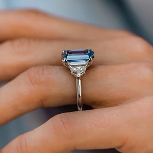 18 карат белое золото васильковое синее сапфировое кольцо изумрудная огранка обручальный канал с бриллиантами три камня свадебные подарки для вечеринок - Product Image 3