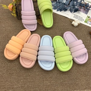Moda personalizzata all'ingrosso Indoor Outdoor colorato antiscivolo una cinghia imbottita diapositive sandali donna <span class=keywords><strong>pantofole</strong></span> - Product Image 6