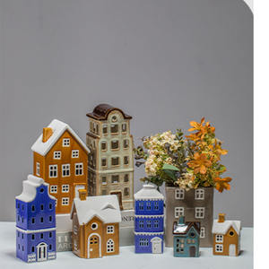 Artículo caliente Cerámica Diseño de moda Casas de Navidad Pueblo con LED Decoración del hogar Decoración de Navidad - Product Image 3