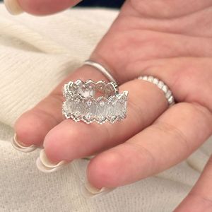 Anillo de Plata de Ley S925 de Lujo Ligero Vintage, Encaje Francés, Diseño de Joyería con Abertura Hueca Tallada - Product Image 5