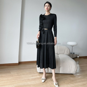 Váy xếp ly dáng A rộng thùng thình thêu nổi ba chiều thiết kế mới thu đông của nhà sản xuất dành cho nữ - Product Image 3