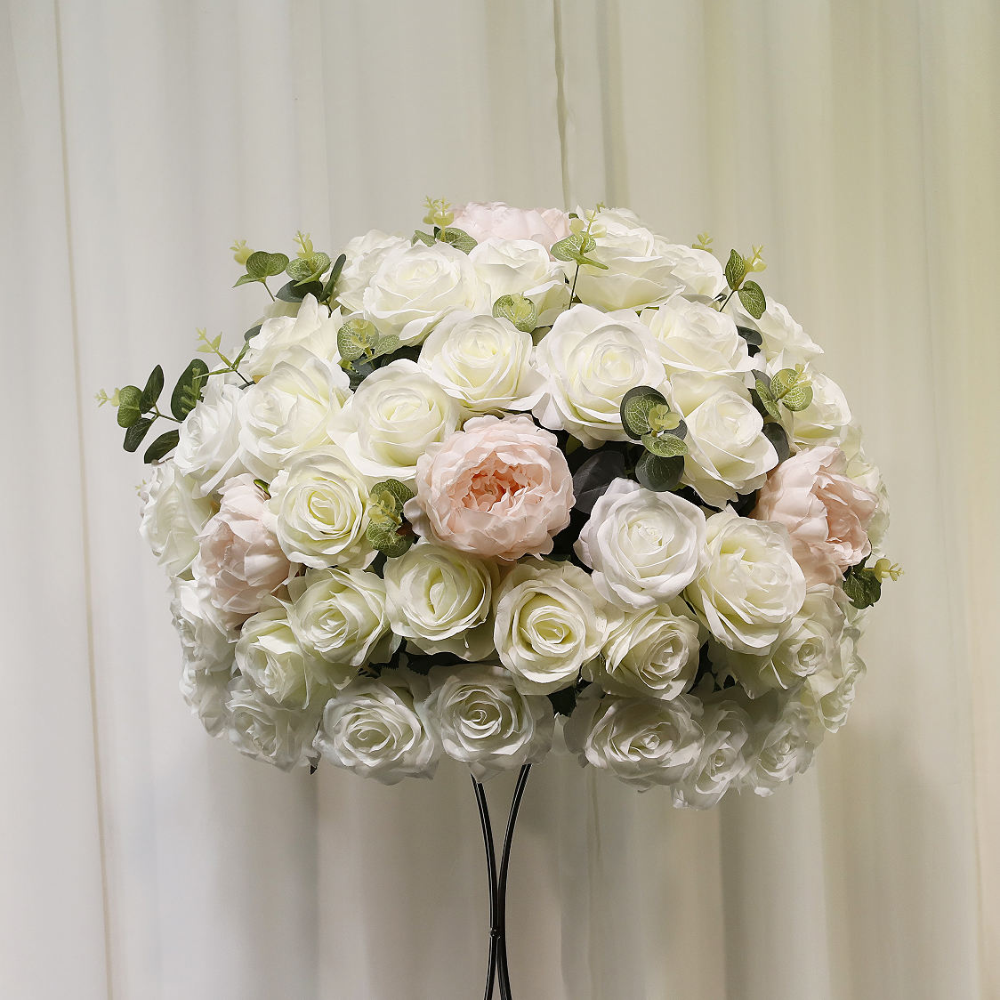 สีขาวกับสีชมพู