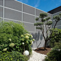 Panneau de façade triangulaire perforé en aluminium 3D, revêtement métallique décoratif personnalisé, fonction de sécurité moderne, caractéristiques écologiques pour