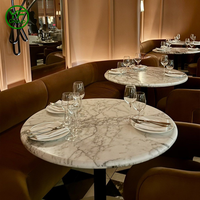 Mobilier commercial en marbre pour restaurants et cafés : ensemble table et chaises, banquette et sièges pour restaurant