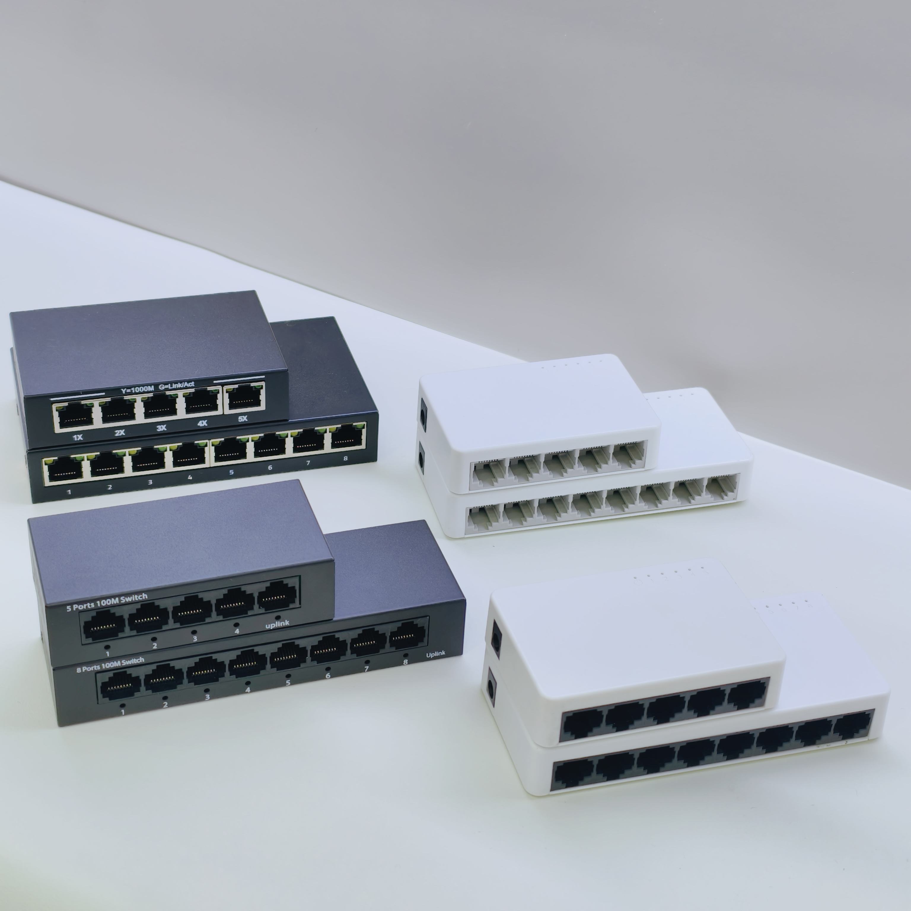 Black (5*100Mbps Metal Switch)