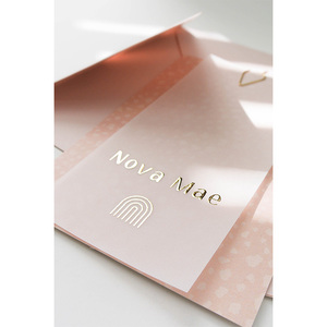 2025 vente chaude imprimée à la main <span class=keywords><strong>sur</strong></span> du papier <span class=keywords><strong>calque</strong></span> <span class=keywords><strong>Transparent</strong></span> attaché avec un trombone étiquette d'annonce de naissance cartes de voeux d'anniversaire personnalisées - Product Image 1