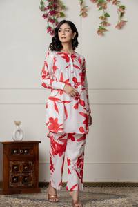 ชุดเซ็ตพิมพ์ลายดอกไม้สีแดงเข้ม คอทรงโอ แขนยาว ทรงหลวม ผ้าฝ้าย 100% เป็นมิตรกับสิ่งแวดล้อม สวมใส่สบายๆ ในชีวิตประจำวัน มีรอยผ่า - Product Image 3