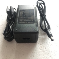 Chargeur de batterie au lithium direct d'usine 29.4V2A 24V chargeur de scooter d'équilibre de scooter de charge intelligente avec ventilateur